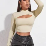 Ekru Şık Uzun Kollu Yarım Balıkçı Yaka Göğüs Dekolteli Kaşkorse Cut Out Crop Bluz IM-5048