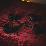 Deluxerie Erotik-Handschellen Onie