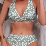Yeşil Çiçek Desenli Bikini Takımı