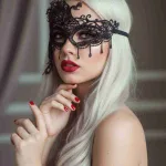 Deluxerie Sexig Mask Raina